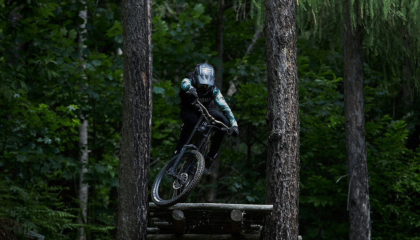 downhill mountain biking for advanced riders